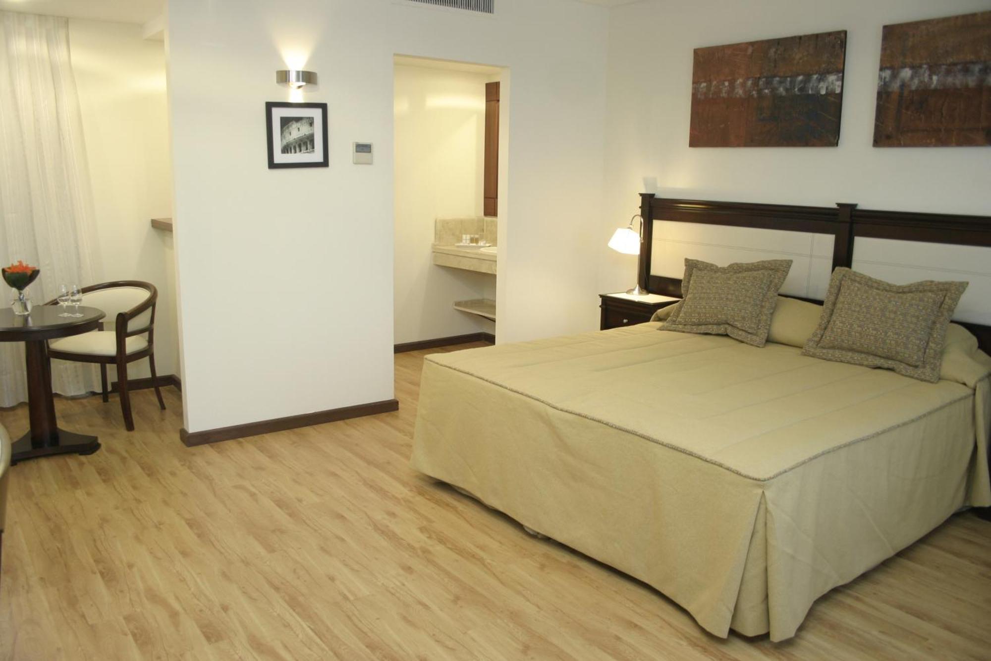 Classic Double or Twin Room,1212618904:JPEG