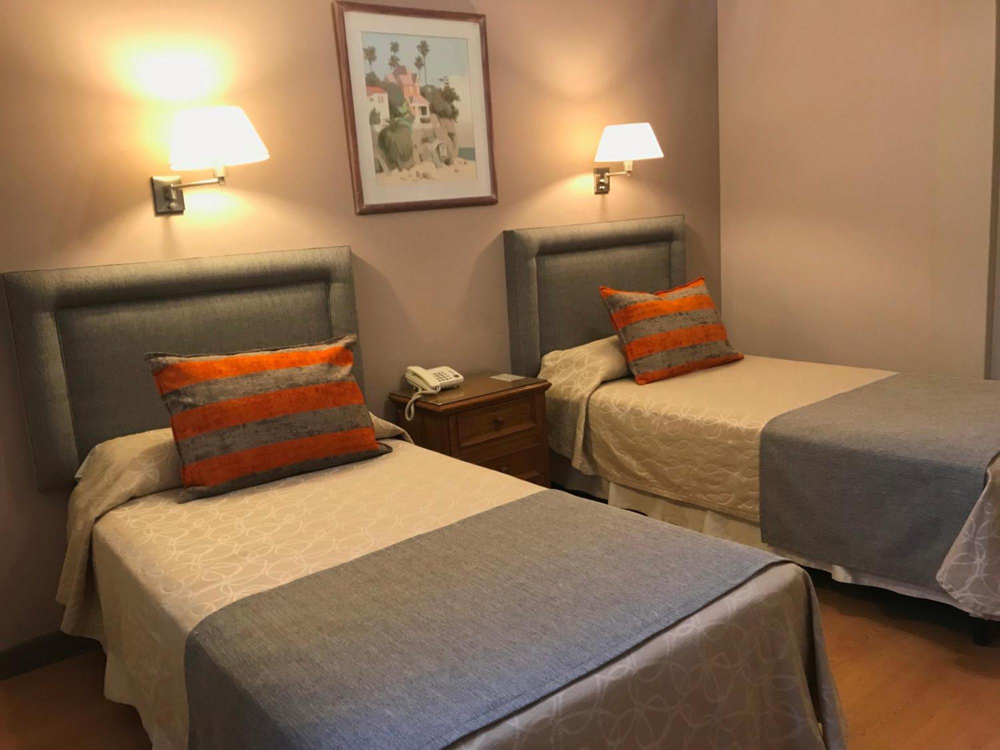 Standard Twin Room,1280465209:JPEG