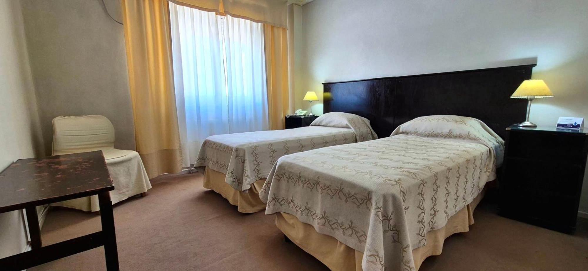 Twin Room,1742881653:JPEG